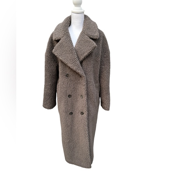Zara Jackets & Blazers - Zara Teddy Long Coat, size medium but can fit larger, brown/taupe color,pockets